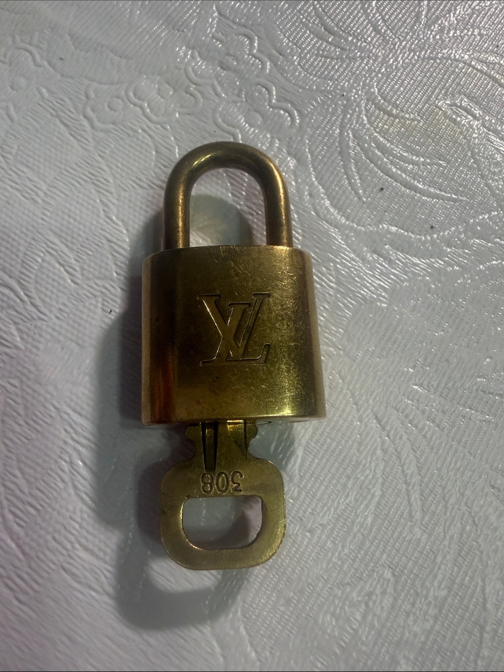 Louis Vuitton luggage tag set and gold lock and key #308 - Picture 8 of 11